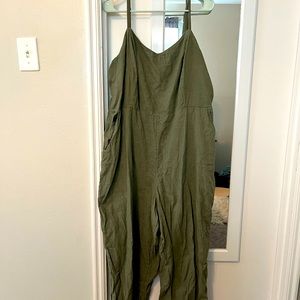 Old Navy linen blend jumpsuit. Size XXL. Purchased summer 2021